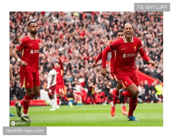 范戴克头球建功,稳健表现助球队取胜引热议 范戴克头球建功,稳健表现助球队取胜引热议