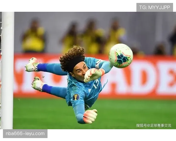 哥伦比亚队边路进攻稳健，持续输送关键火力