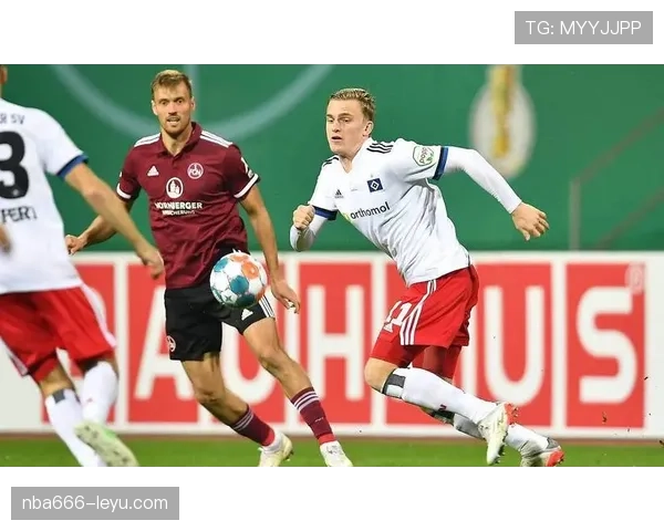 汉堡球员近期表现稳健,状态持续提升 汉堡球员近期表现稳健,状态持续提升