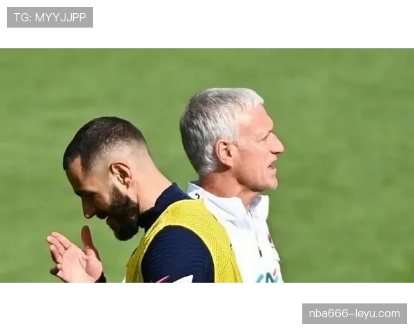 本泽马与德尚矛盾背后:战术理念冲突与国家队角色适配性问题 本泽马与德尚矛盾背后:战术理念冲突与国家队角色适配性问题